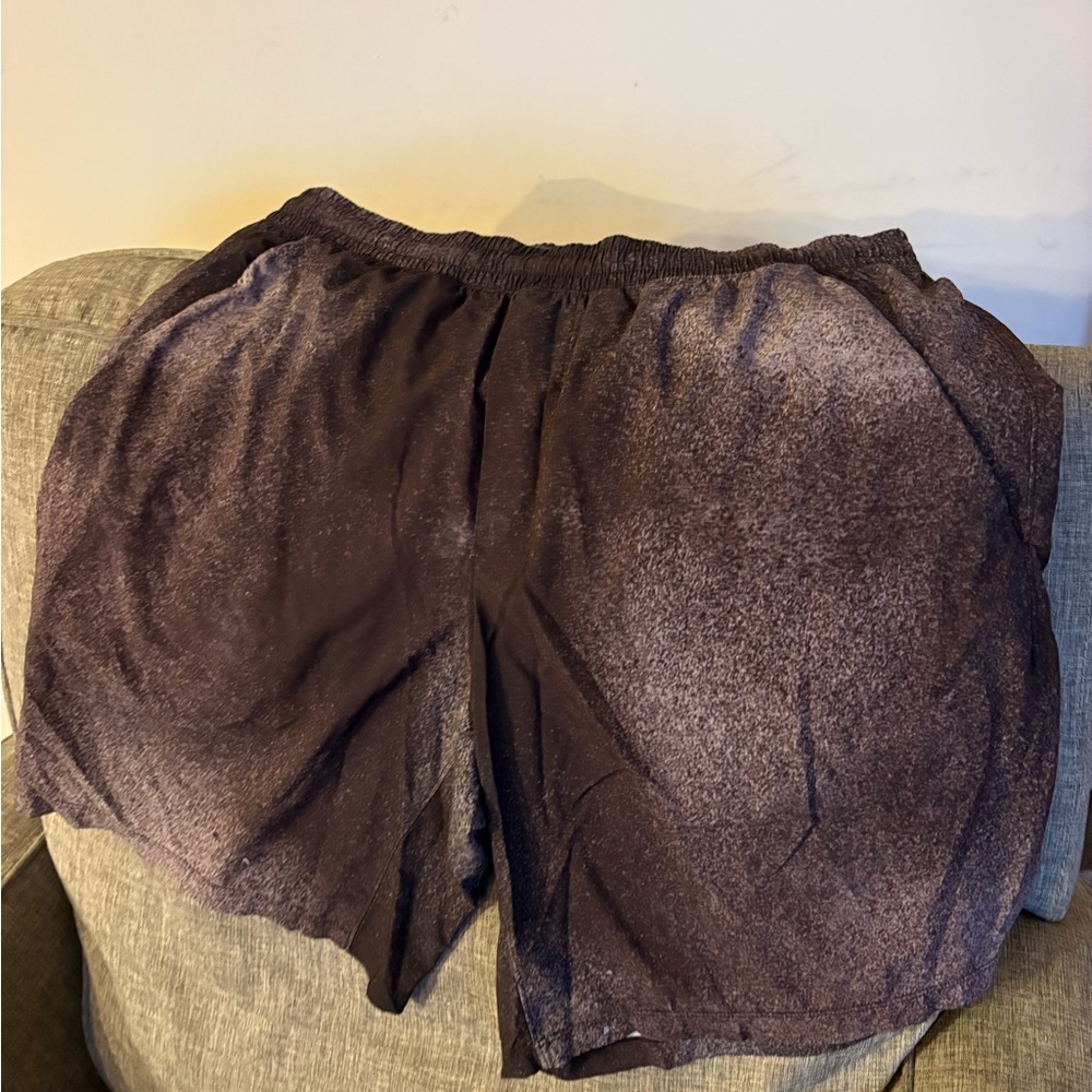 Lululemon Shorts Men XL Gray Black Pace Breaker 9" Ocean Spray